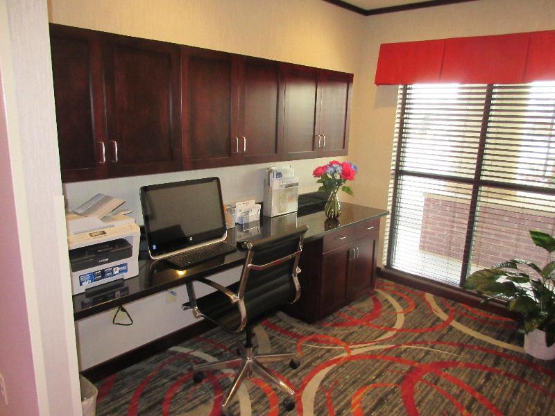 Holiday Inn Express & Suites Butler By Ihg Zewnętrze zdjęcie