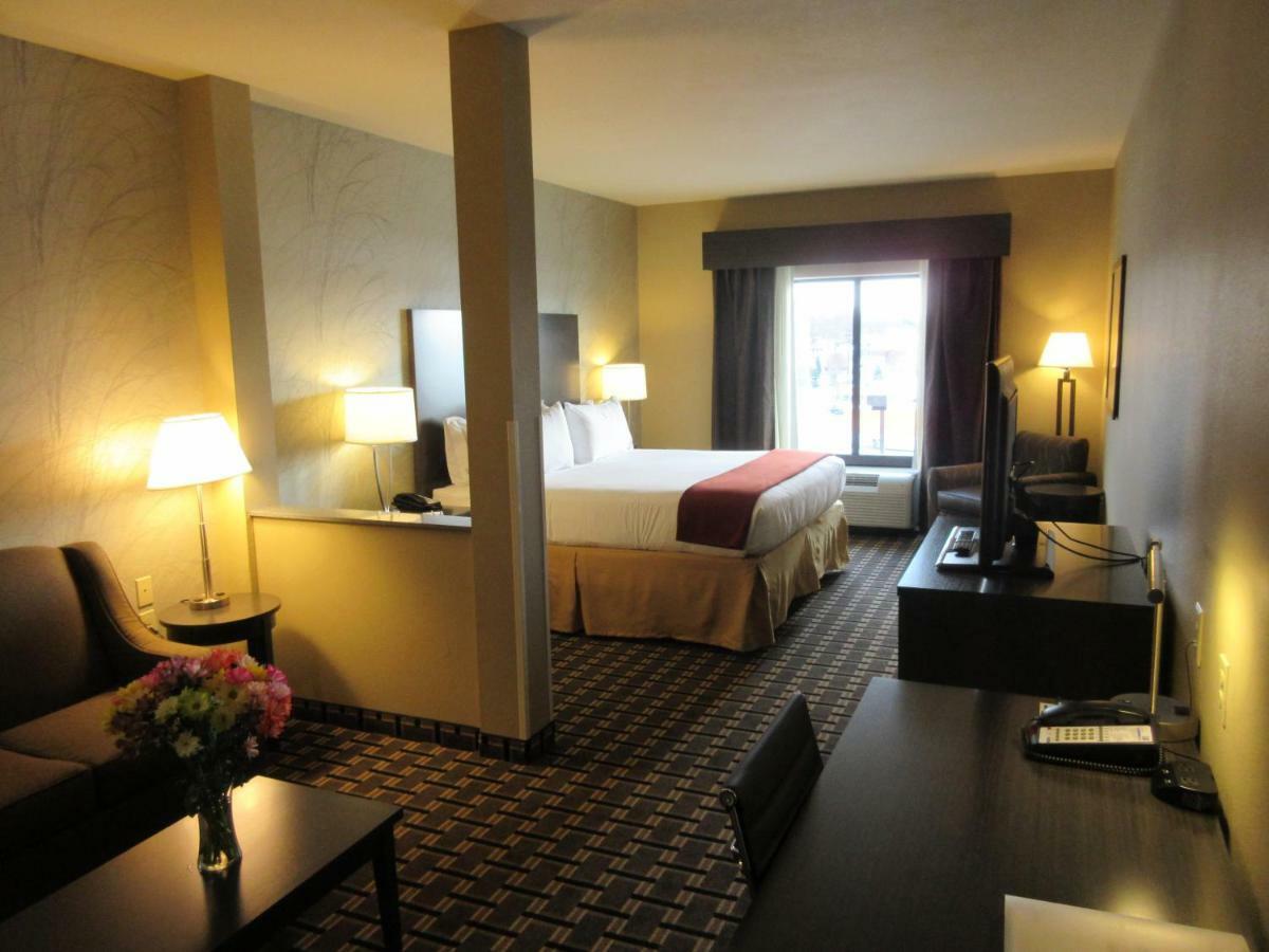 Holiday Inn Express & Suites Butler By Ihg Zewnętrze zdjęcie